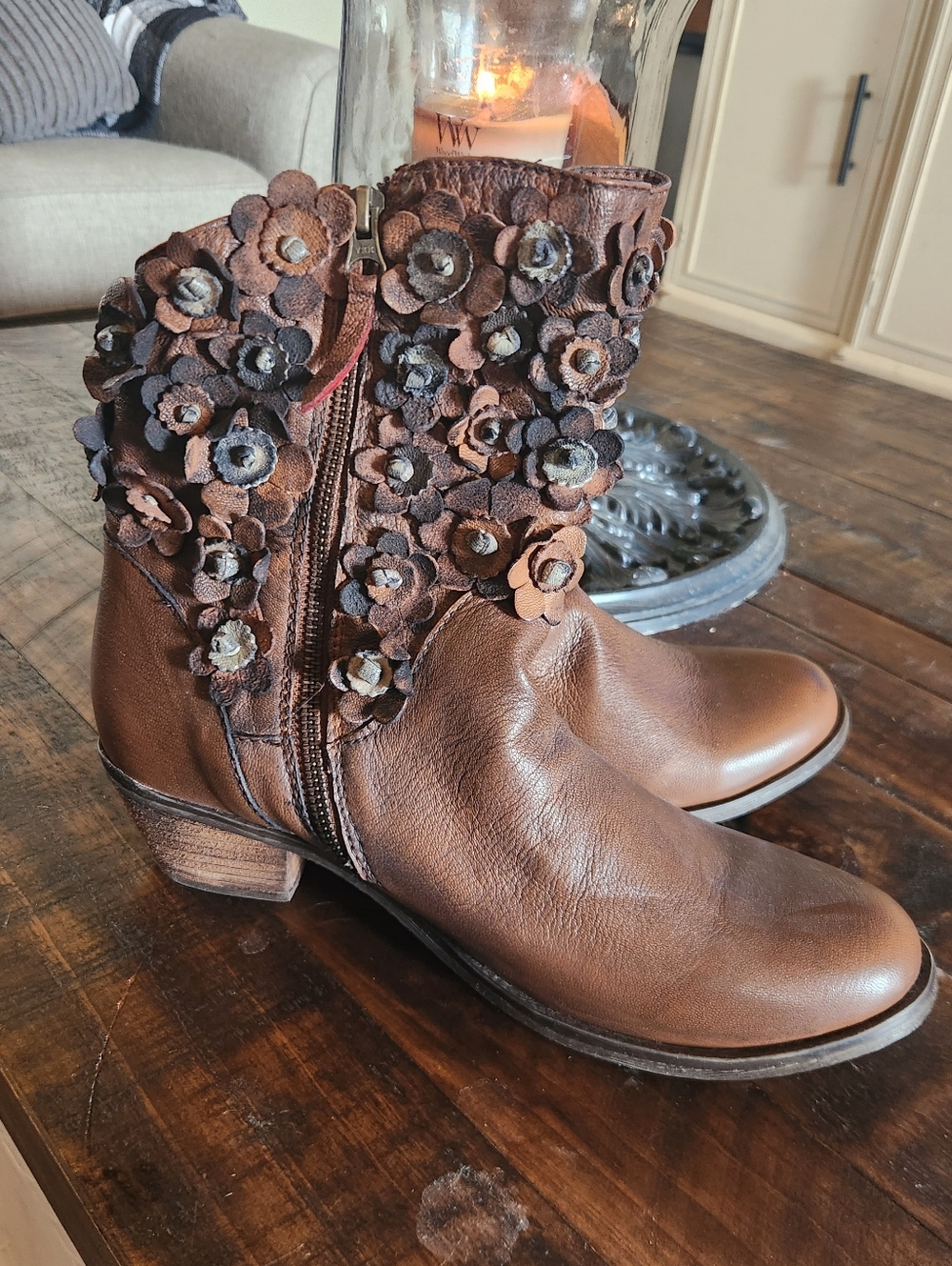 New! Sheridan Mia Brown Leather Floral Applique Side Zip Booties size 41.